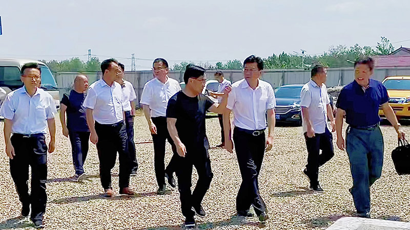 李朝暉一行蒞臨十里長山文化旅游產業(yè)園視察調研